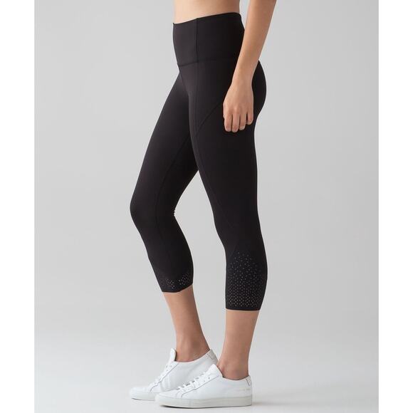 Lululemon Anew Crop (21") Black Size 8 - Picture 3 of 9